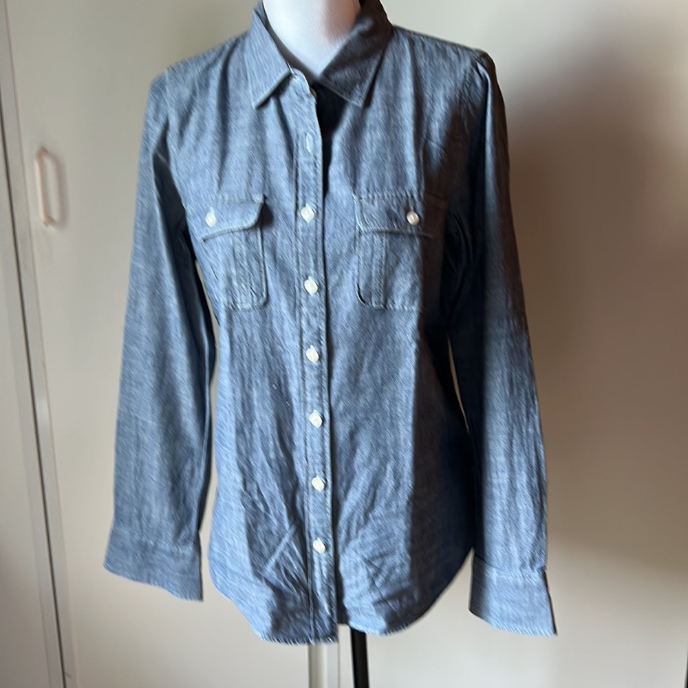 NWOT J. Crew Perfect Chambray Shirt - Picture 2 of 6